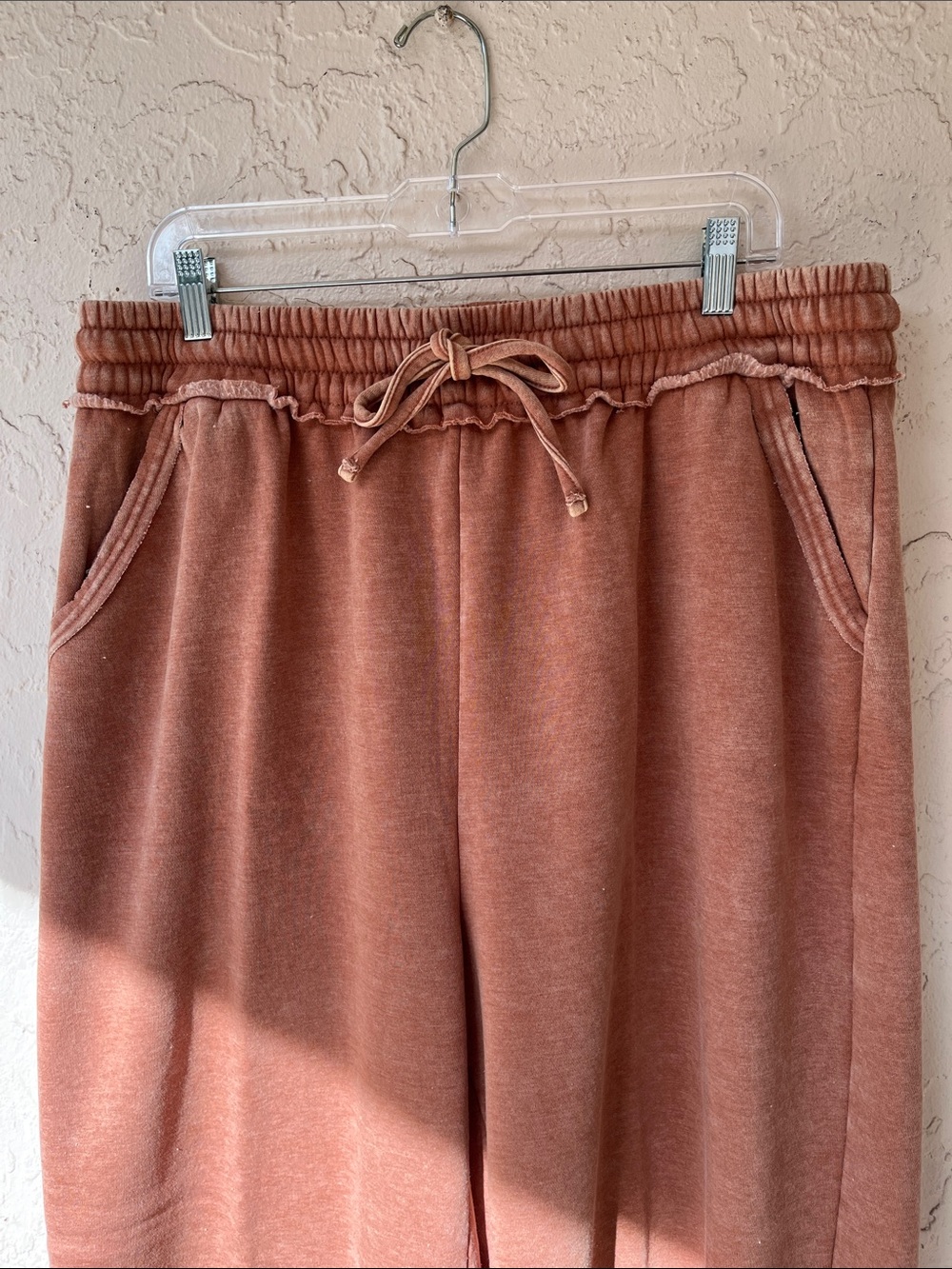 Zenana Outfitters Acid Washed Ash Mocha Wide Leg Fleece Lined Pants w/Pockets - Picture 7 of 9
